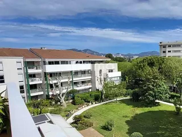 Marseille 8ème 13008 Achat / Vente appartement 2 pièces t2 terrasse