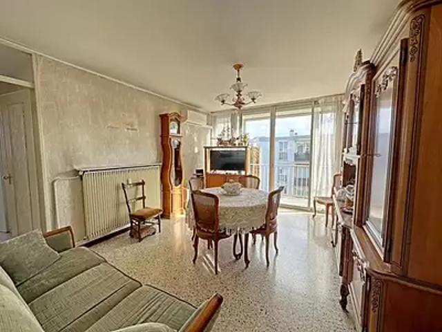 Marseille 8ème 13008 Achat / Vente appartement 3 pièces t3 au dernier étage cave
