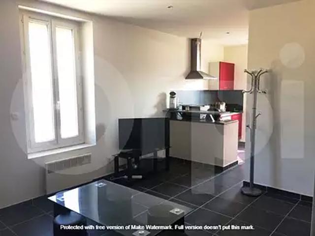 Marseille 8ème 13008 Location appartement 1 pièce t1 au dernier étage