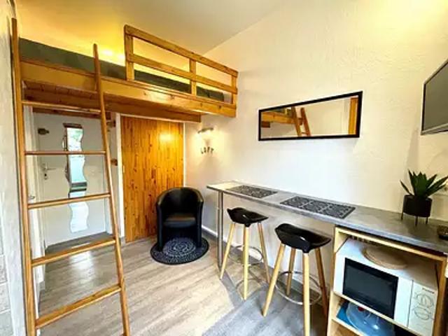 Marseille 8ème 13008 Location appartement 1 pièce t1 au dernier étage terrasse