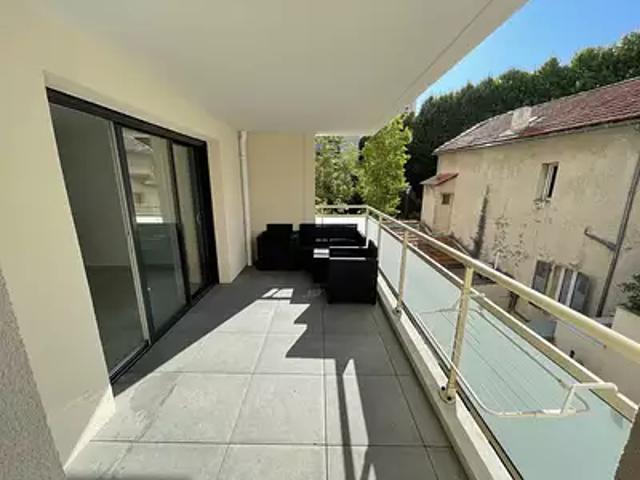 Marseille 8ème 13008 Location appartement 3 pièces t3