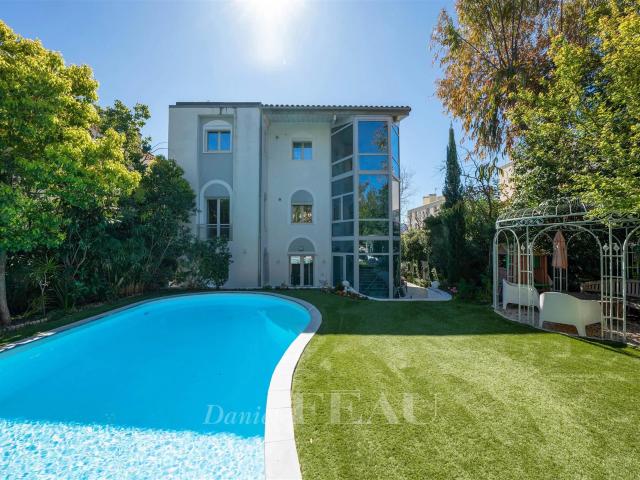 Marseille 8ème Maison familiale au coeur d'une résidence s. 270m² Marseille 8ème