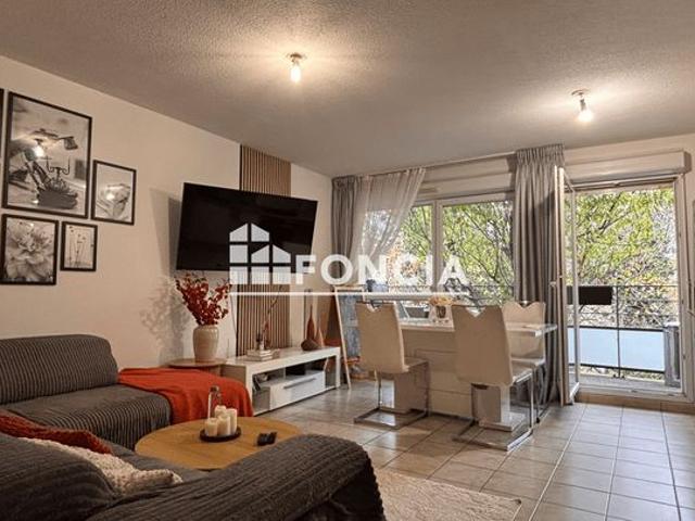 MARSEILLE Appartement T2 avec Terrasse Ascenseur et Parking privé Parfait état