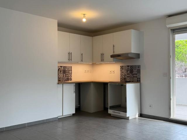 Marseille: Appartement type 3 de 64 m2 avec double Balcon