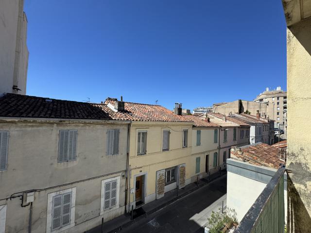 MARSEILLE TIMONE 13005 T1 AVEC CUISINE SÉPARÉE, CLIMATISATION & PLACE DE PARKING PRIVÉE