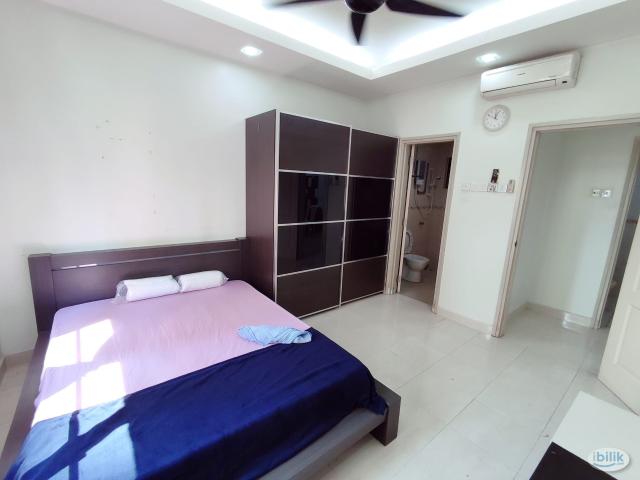 MASTER BED ROOM AT PELANGI UTAMA CONDO