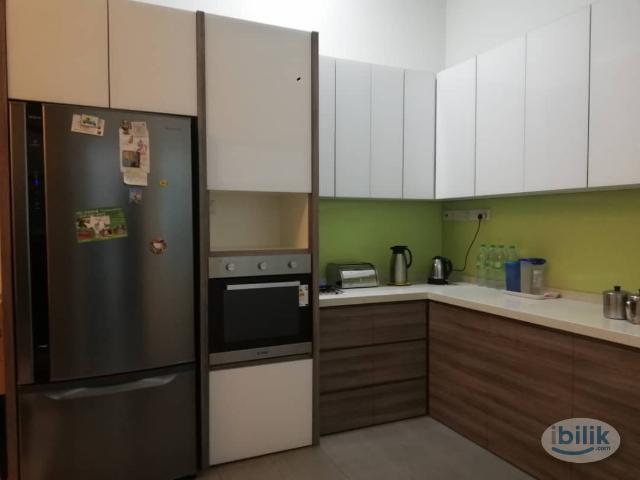 Master bed room with balcony, Bayan Lepas, Penang