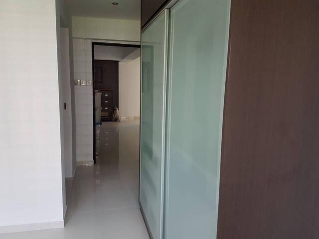 Master bedroom 5 mins to Sengkang Grand Mall Buangkok MRT NE15