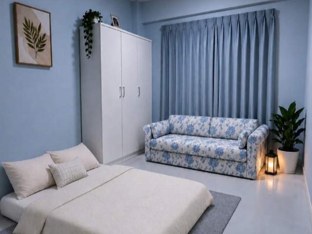 Master Bedroom W/ New Paint, New Water Heater, Window & AC 5min to MRT