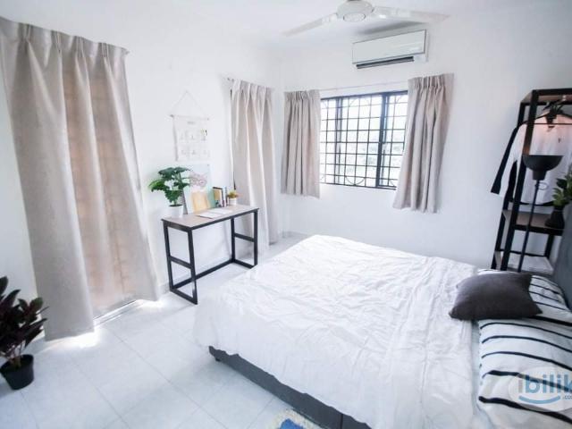 Master bedroom at uptown Damansara available