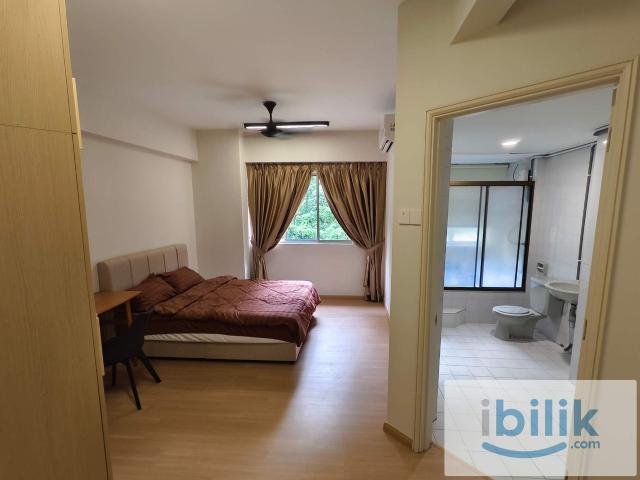 Master Bedroom at Pantai Panorama Bangsar South Free WiFi Walking to LRT