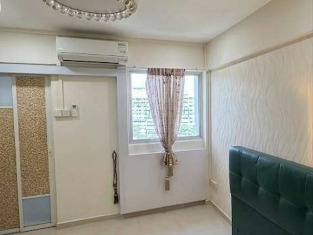 Master bedroom corner unit