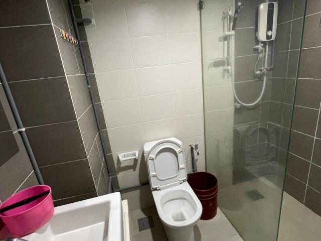 Master bedroom c/w bathroom for rent near MRT Kepong Baru
