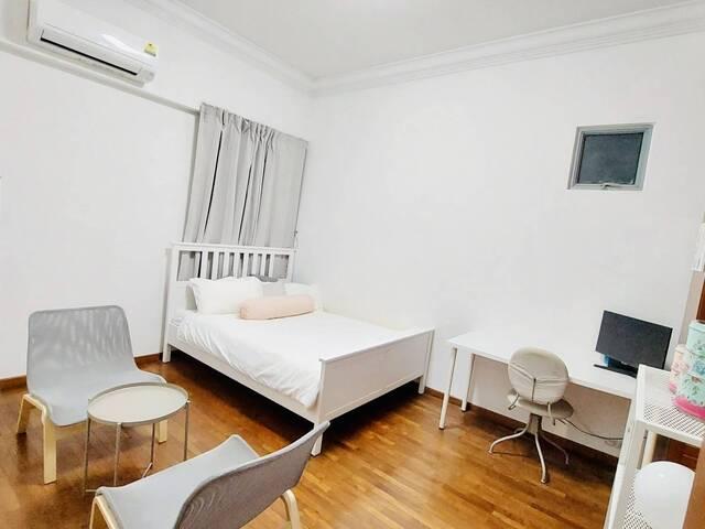Master Bedroom Female only @King Albert Park