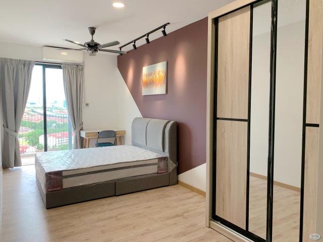 Master bedroom female unit move in asap