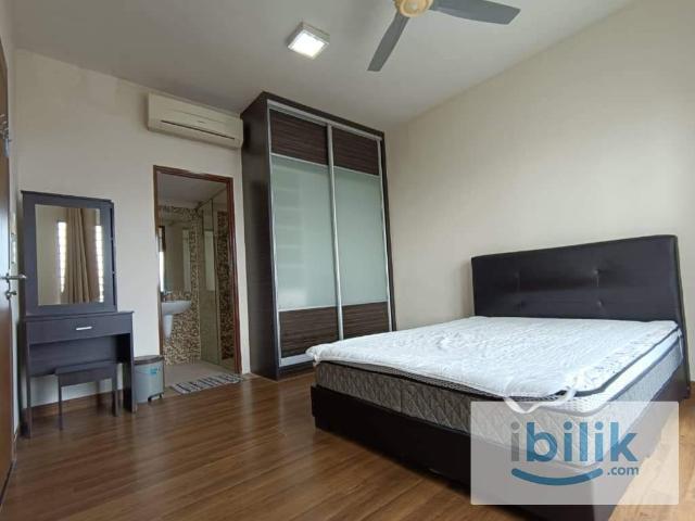 Master Bedroom For Rent
