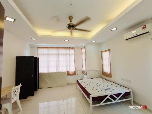 Master Bedroom For Rent At Bandar Puteri Puchong