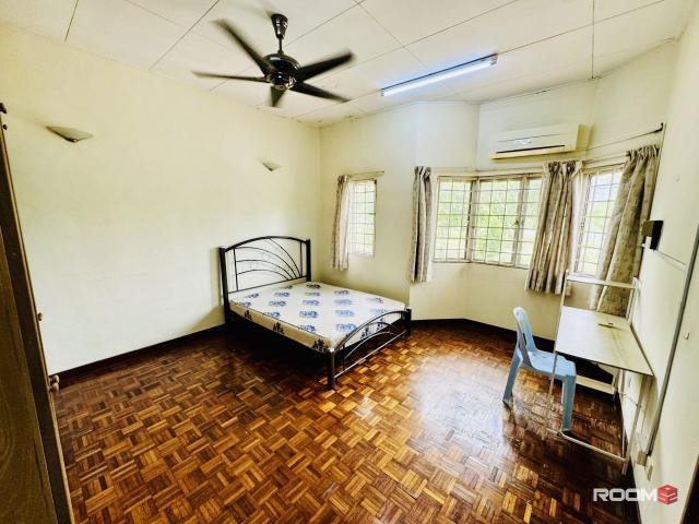 Master Bedroom For Rent At Bandar Utama