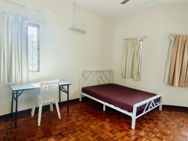 Master Bedroom For Rent At Kota damansara