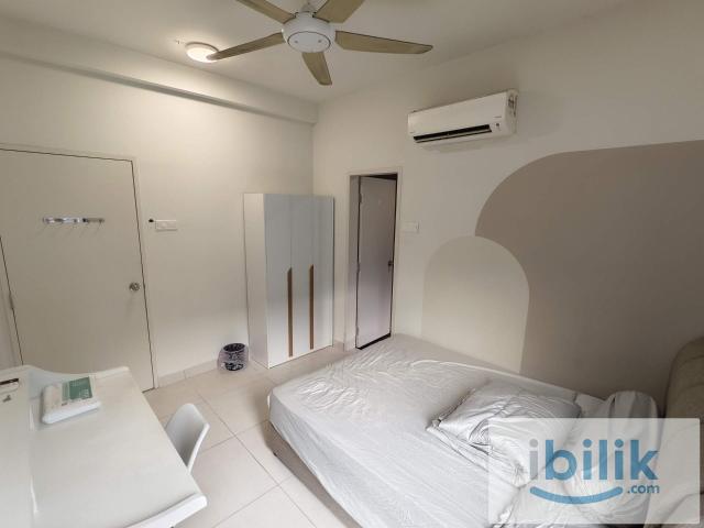 Master Bedroom Full Furnish at Majestic Maxim ️ Walk to MRT | Free WiFi & Water & Common Area Electric