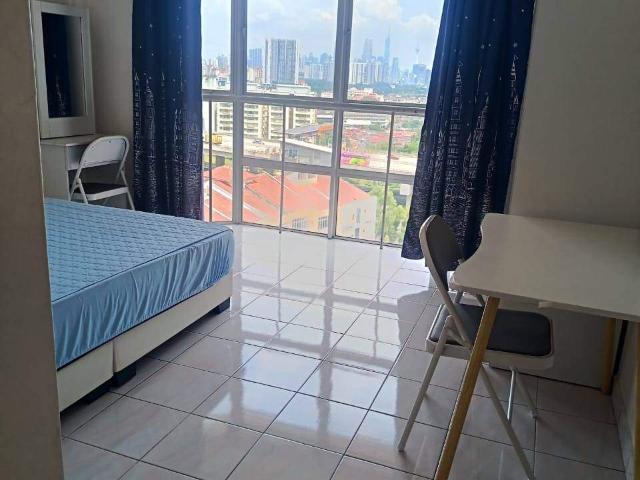 Master bedroom KLCC View Corner Unit in KL Female Unit
