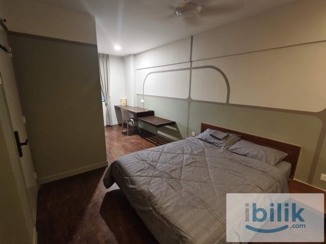 Master ensuite w private bathroom, fully furnished