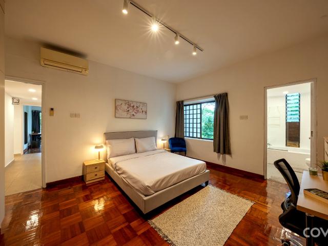 Master Ensuite Room Cove 486 @ Teresa Ville