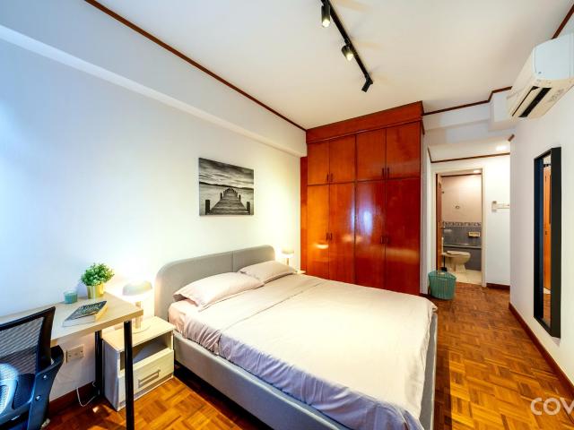 Master Ensuite Room Cove 492 @ Emerald Park