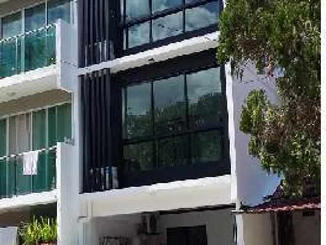 Master Room2 min walk to LRT and Amenities