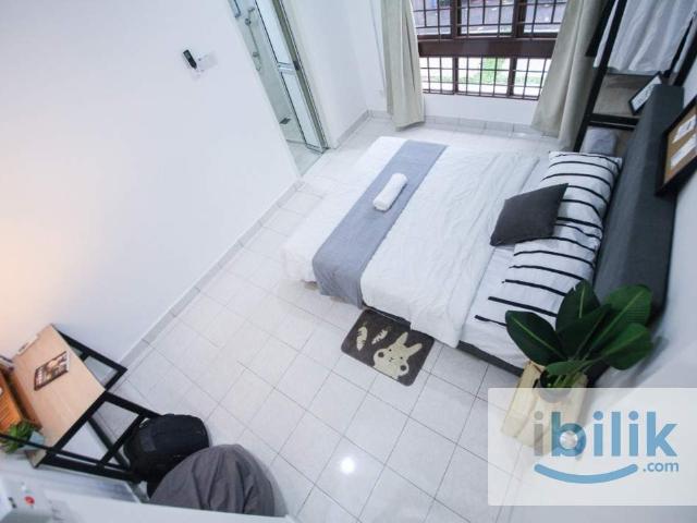 {Master room} 6 mins walk to MRT Surian, 1 Station to Ikea, 2 Station to 1Utama, 3 Station to TTDI