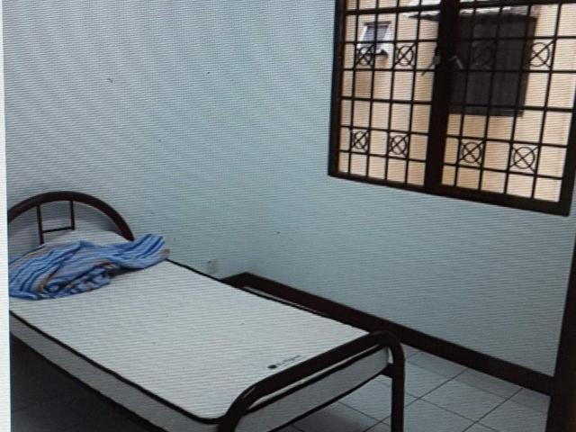 MASTER ROOM