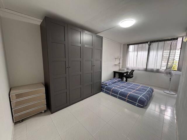 Master room @ 926 Hougang $1200 for 1 lady, WiFi, $1000 for 1 lady