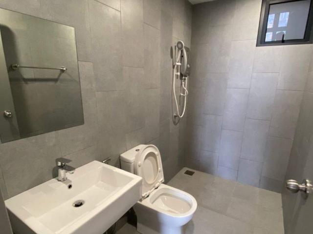 Master room / unit for rent @ m vertica, cheras