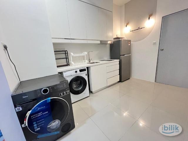 Master Room with Aircond & Wardrobe at Bangsar, Kuala Lumpur