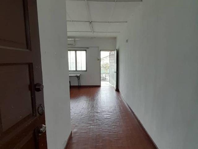 Master Room With Balcony at SS2, Petaling Jaya