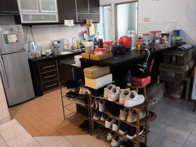Master room with bathroom & aircond