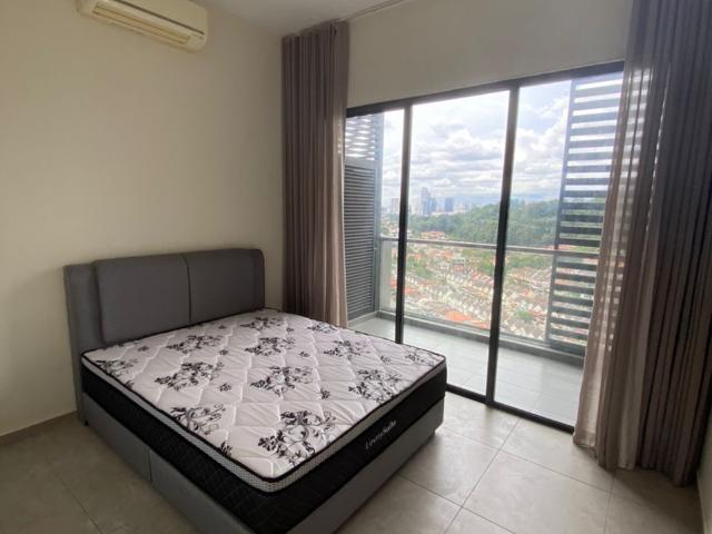 Master Room with Big Window and private toilet for rent!Best Location for Working Adults & Students!