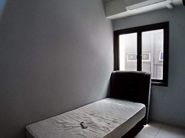 Master room with private bath near to mid valley
