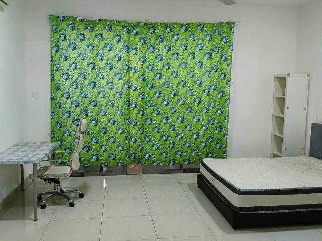 Master Room With Private Bathroom & Air Con️Laman Bayu, Bukit Jalil Near To Pavilion Bukit Jalil