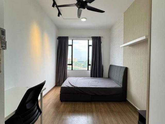 Master Room with Private Bathroom at The Green, 4, Jln Budiman 22/3, Seksyen 22, 40300 Shah Alam for Rent