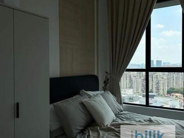 Master Room with Private Bathroom Near MRT Maluri