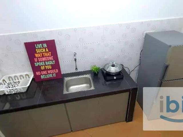 Master Room with Private Toilet and Balcony for Rent at Kayu Ara