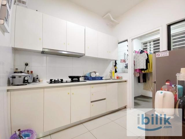 Master Room With Private toilet in The Greens @ Seksyen 22 Near MSU