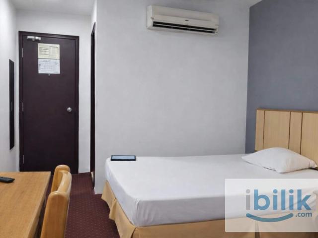 Master Room with Window + Hotel Style | Near LRT Puchong Jaya
