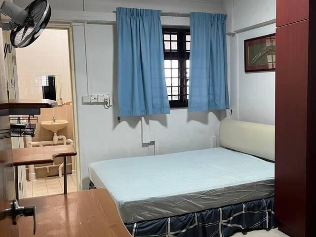 Master room at 41 Chai Chee street for rent! Aircon wifi!