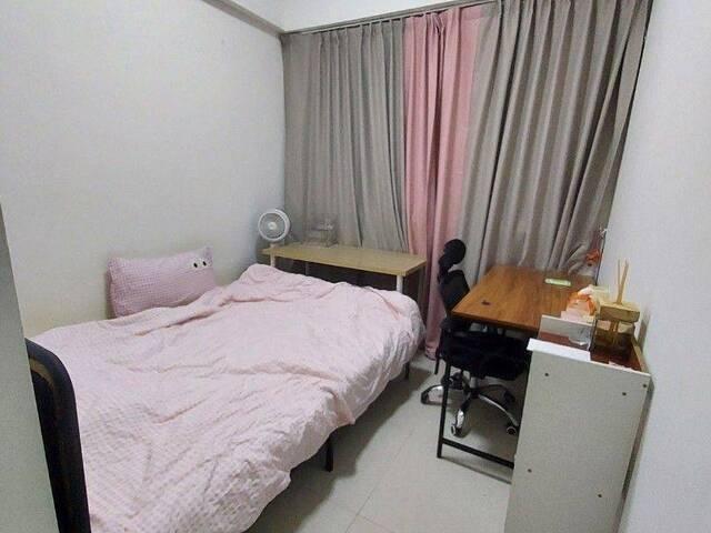Master room at 8 Farrer Suites. No Owner! FEMALE ONLY