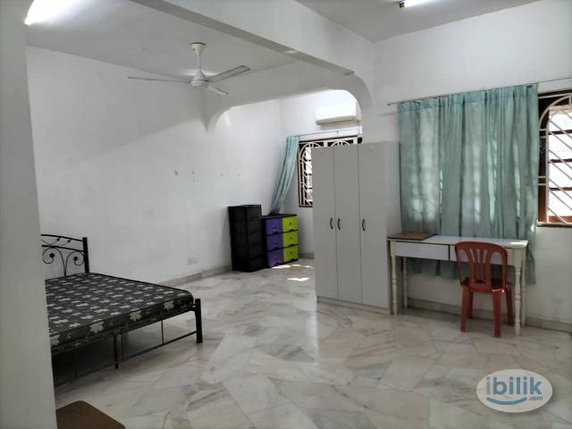 Master Room at Taman Klang Utama, Klang