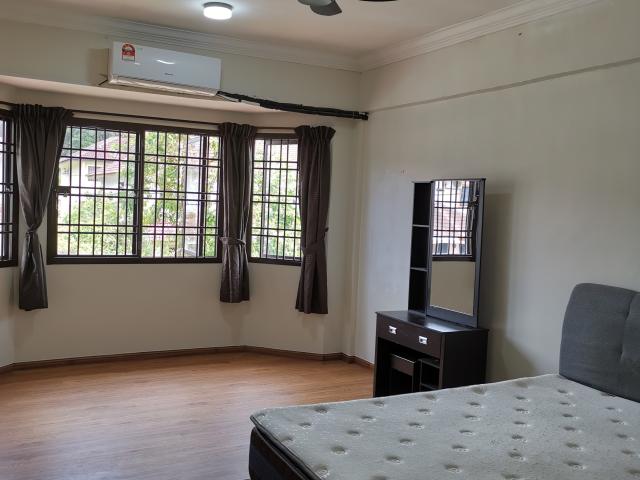 Master Room at Taman Mount Austin, Johor Bahru