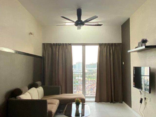 Master Room at The Golden Triangle, Relau