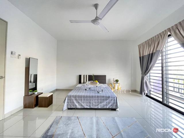 Master Room at Bandar Puteri Bangi, Bangi Bilik Sewa Bangi {MASTER, FREE WIFI } The Terresse, Bkt Mahkota, Nilai